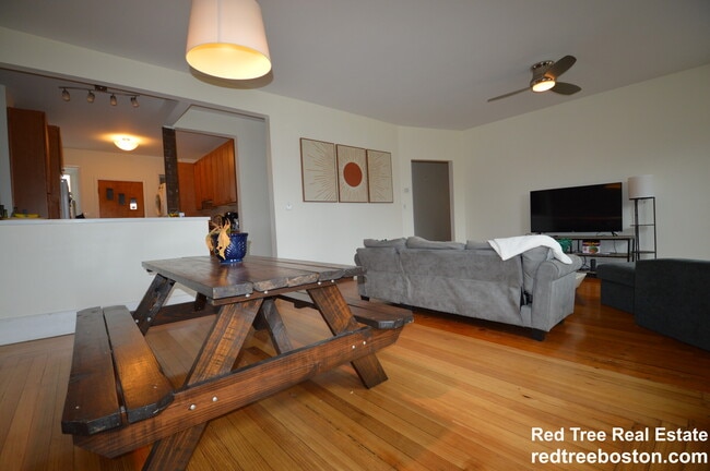 Photo - 256 Aspinwall Ave Unit 3