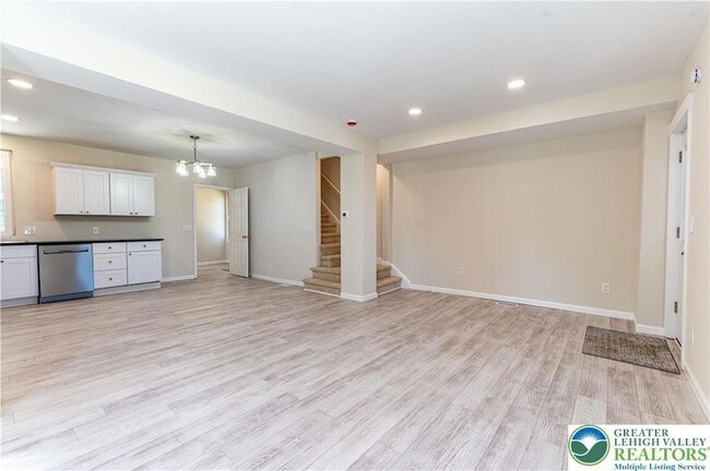 Photo - 1156 William St
