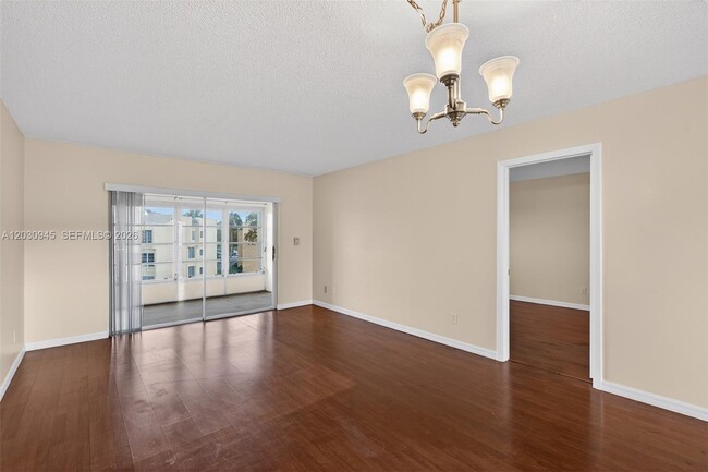 Photo - 6070 NW 64th Ave Unidad 308