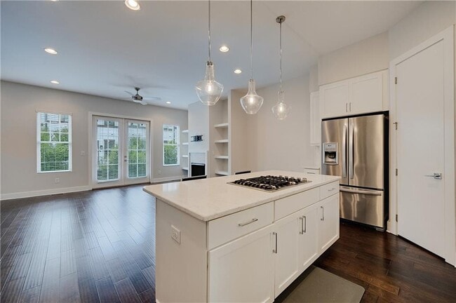 Photo - 733 Taylor Ct