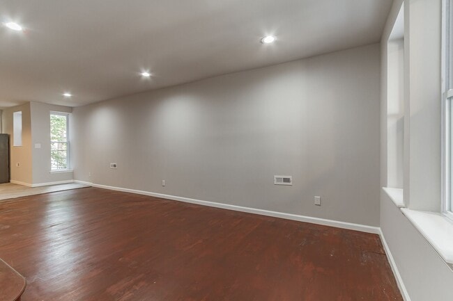 Photo - 5628 Broomall St