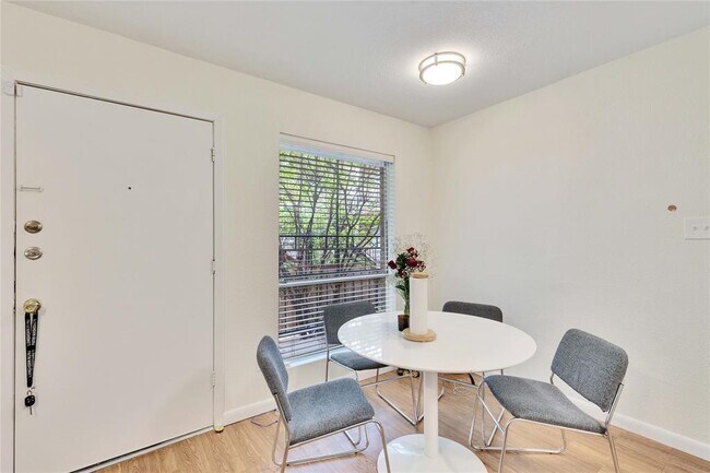 Photo - 2207 Leon St Unit 205