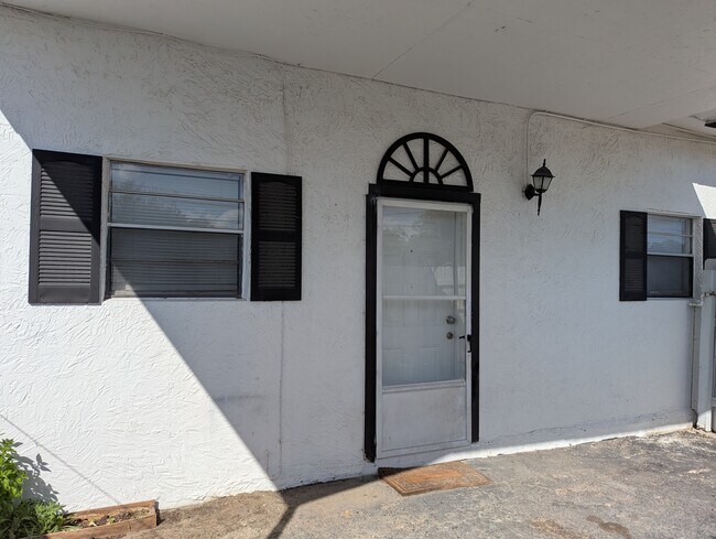 Photo - 201 W 1st St