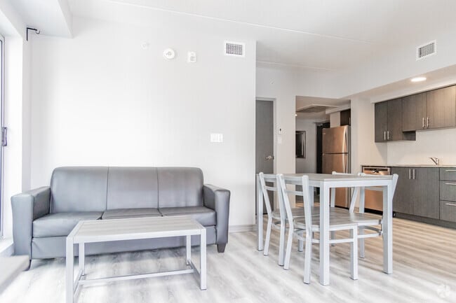 2BR, 2BA - 767SF - Living Room