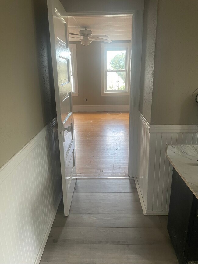 21 Longwood Ave Unit 1 Bedroom Apartment