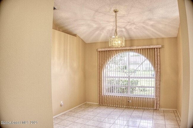 Photo - 805 Crossbow Dr