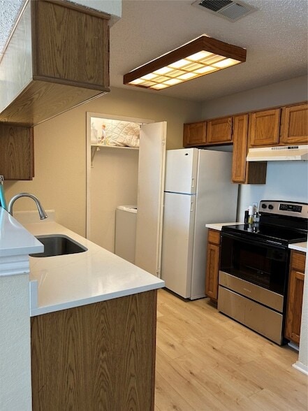 Building Photo - 2500 E Park Blvd Unit O10 Rental