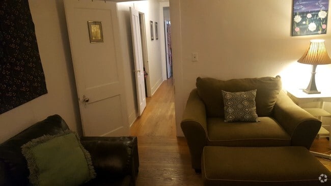 Building Photo - 228 Pearl St Unit 2N 226 228 Pearl St Rental