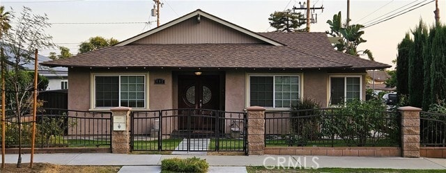 Building Photo - 402 E Cypress Ave