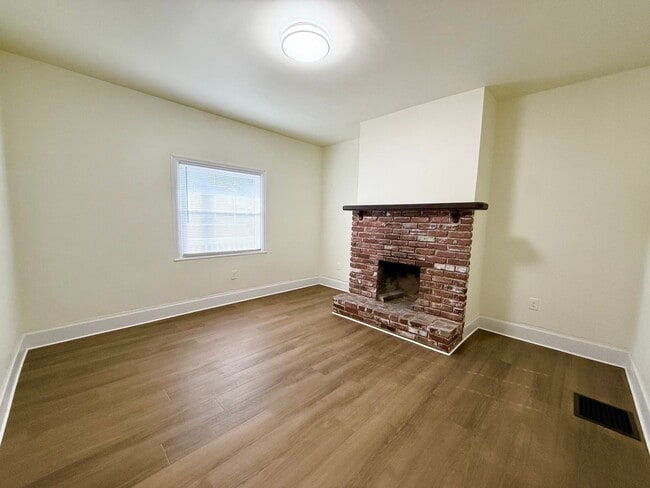 1705 Martha St