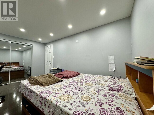 Photo - 1601 Albion Rd