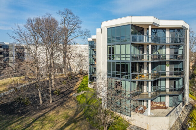 Photo - Pavilion in the Park