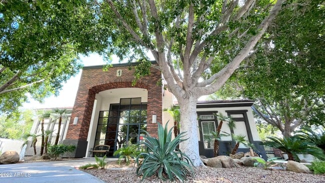 Building Photo - 3302 N 7th St Unit 222