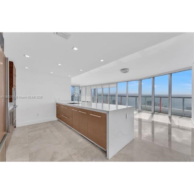 Photo - 465 Brickell Ave