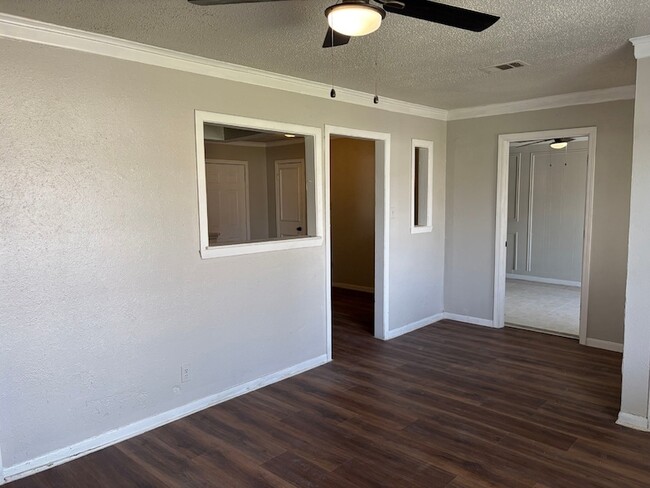 Photo - 5530 Lakefield Dr