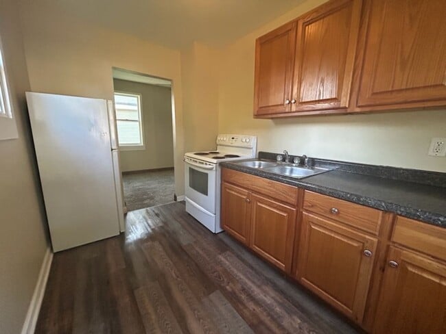 Photo - 370 8th Ave SW Unidad 370 8th Ave- 1/2