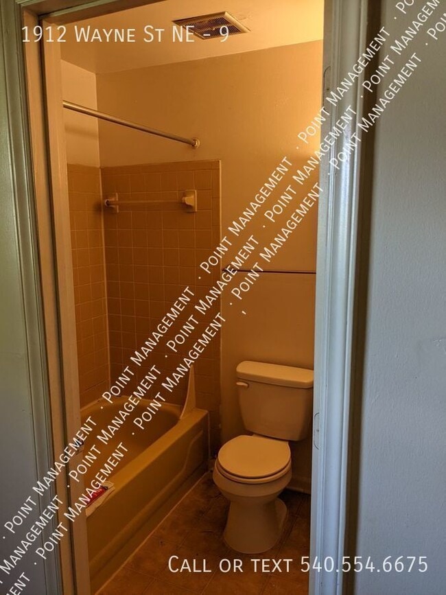 Photo - 1912 Wayne St NE Unit 9