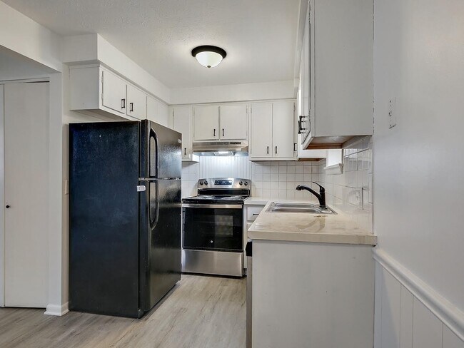 Photo - 3741 Woodford Ave NW Unit 2