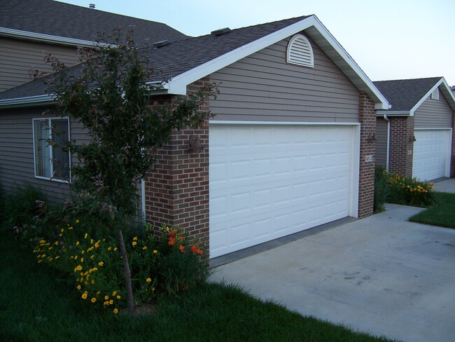 Photo - 4613 Twain St