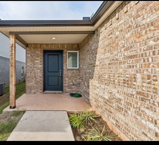 Photo - 1221 Colt Dr