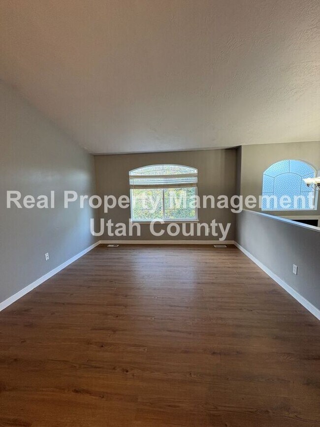 Photo - 692 W 410 N