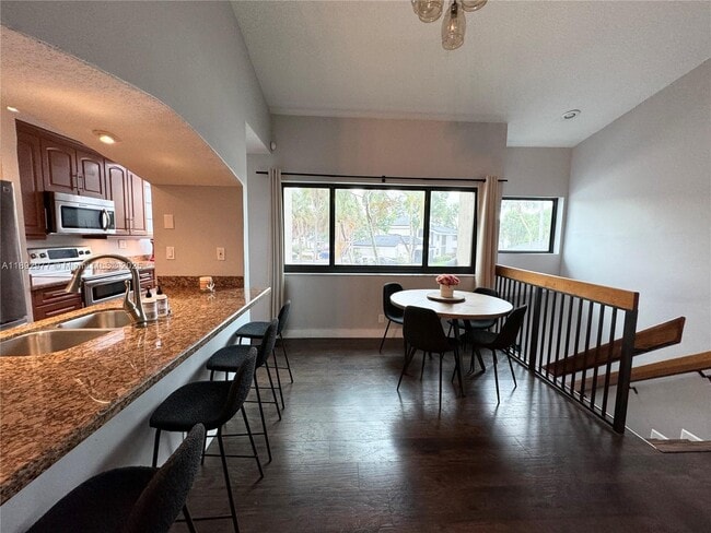 Photo - 1602 NW 81st Way Unidad 1602