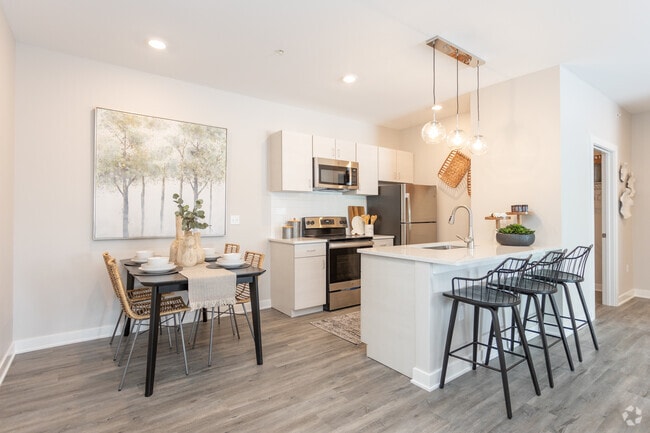 Cedar, 2 Bedroom/2 Bathrooms