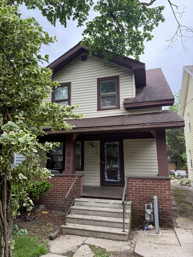 Building Photo - 3805 Hoiles Ave