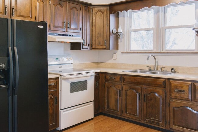 Photo - 114 Thompson St Unit Rear