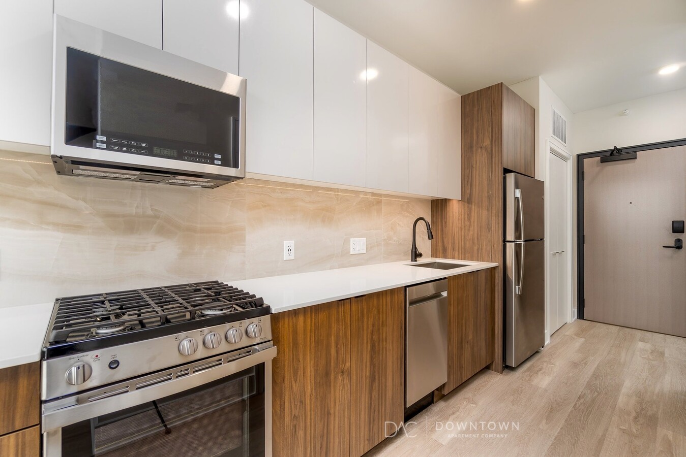 Photo - 1143 W Van Buren St Unidad 701