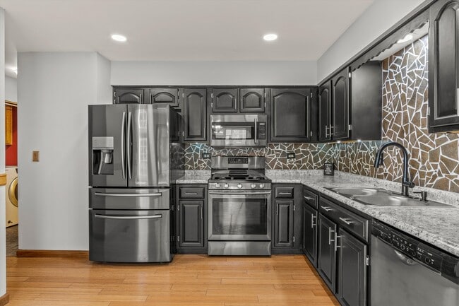 Photo - 2104 Glasgow Ct