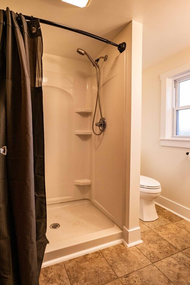 Photo - SCORE 50% OFF 1ST MONTH'S RENT IF SIGNED BY DEC 19! Gorgeous 3 bedroom home in Scott Township ava...