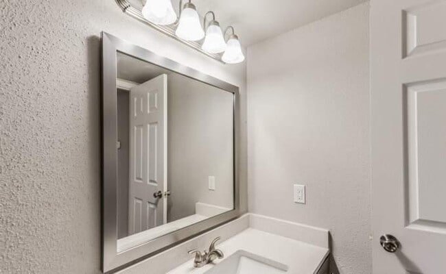 Photo - 1 bedroom in Webster TX 77598 Unit 1047