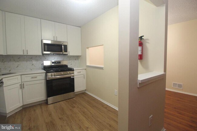 Photo - 58 CHAMBORD Ct Apartamento