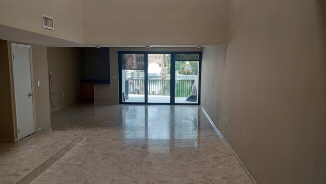 Photo - 255 Poinciana Island Dr