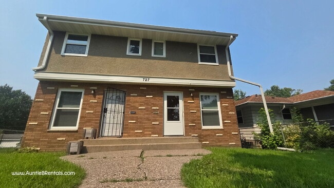 Photo - Great 2BR Duplex with a yard, Minneapolis - Bilingual landlords - open to S8 Unit 2