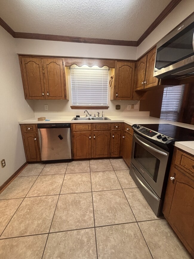Photo - 106 Darteze Dr