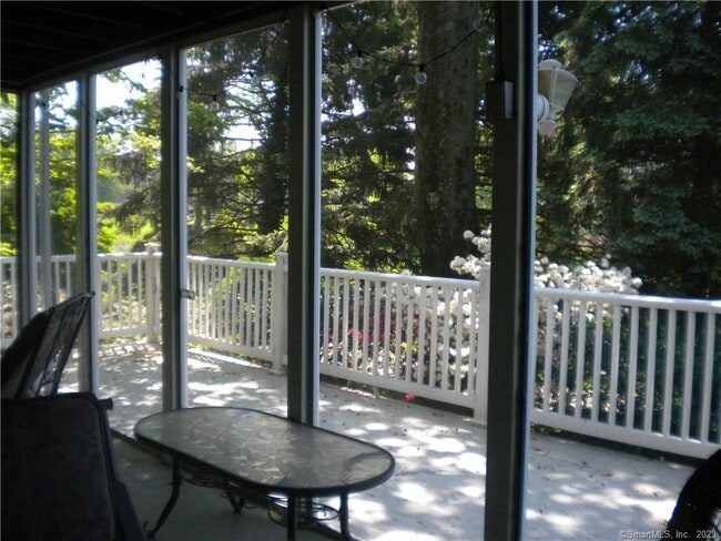 Photo - 212 E Rutland Rd