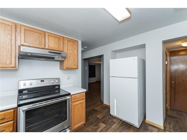 Photo - 10 8th St NE