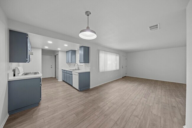 Photo - Grove Street Apartments