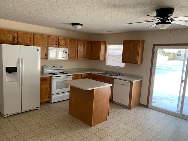 Photo - 520 Wood Thrush St