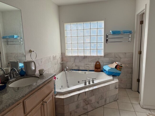 Photo - 5511 San Francisco Blvd Unit A 5511 San Francisco Blvd