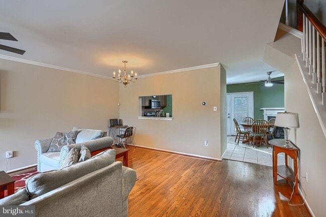 35 Roger Valley Ct