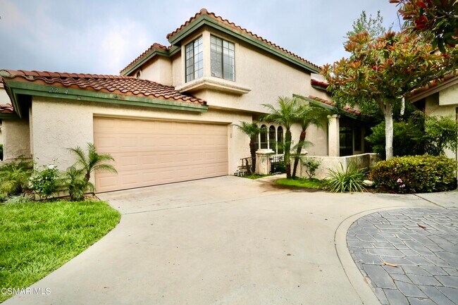 Photo - 2704 Simi Hills Ln House