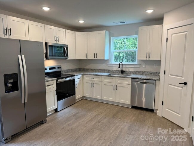 Photo - 144 33rd St NW