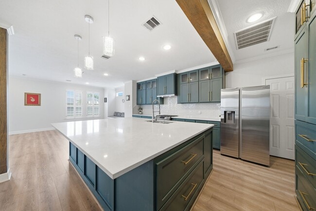 Building Photo - 1413 Whispering Pines Dr