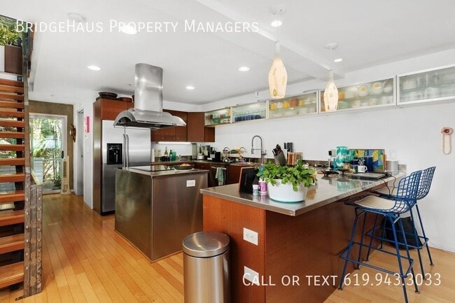 Photo - 3033 India St