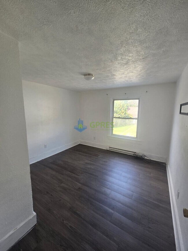 Photo - 641 Linden Ave Unit Apartment B