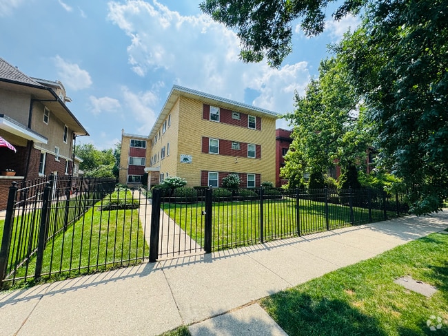 Building Photo - 1429 W Jarvis Ave Rental