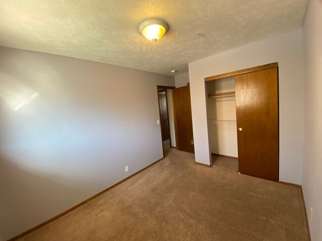 Photo - Beautiful 3 Bedroom Split entry in Gretna